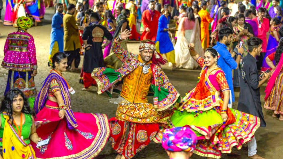 नवरात्रोंत्सवासाठी राज्य गृहविभागाने नियमावली जाहीर केली..